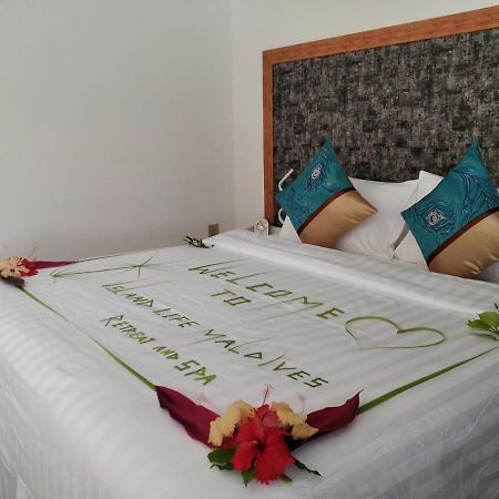 Island Life Maldives Retreat & Spa Magoodhoo Eksteriør billede