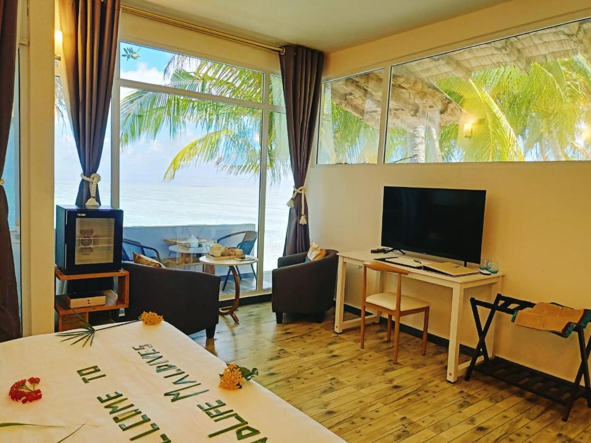 Island Life Maldives Retreat & Spa Magoodhoo Eksteriør billede