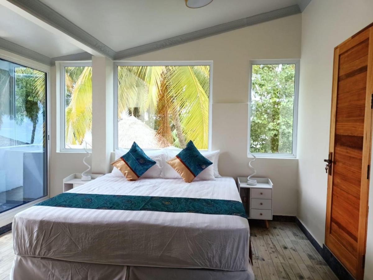 Island Life Maldives Retreat & Spa Magoodhoo Eksteriør billede